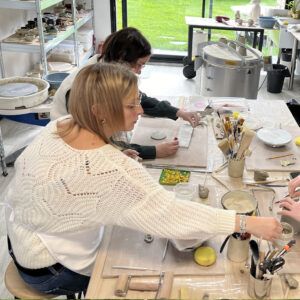atelier_ceramique_sars_et_rosieres_evjf_filles_01_1024x1024