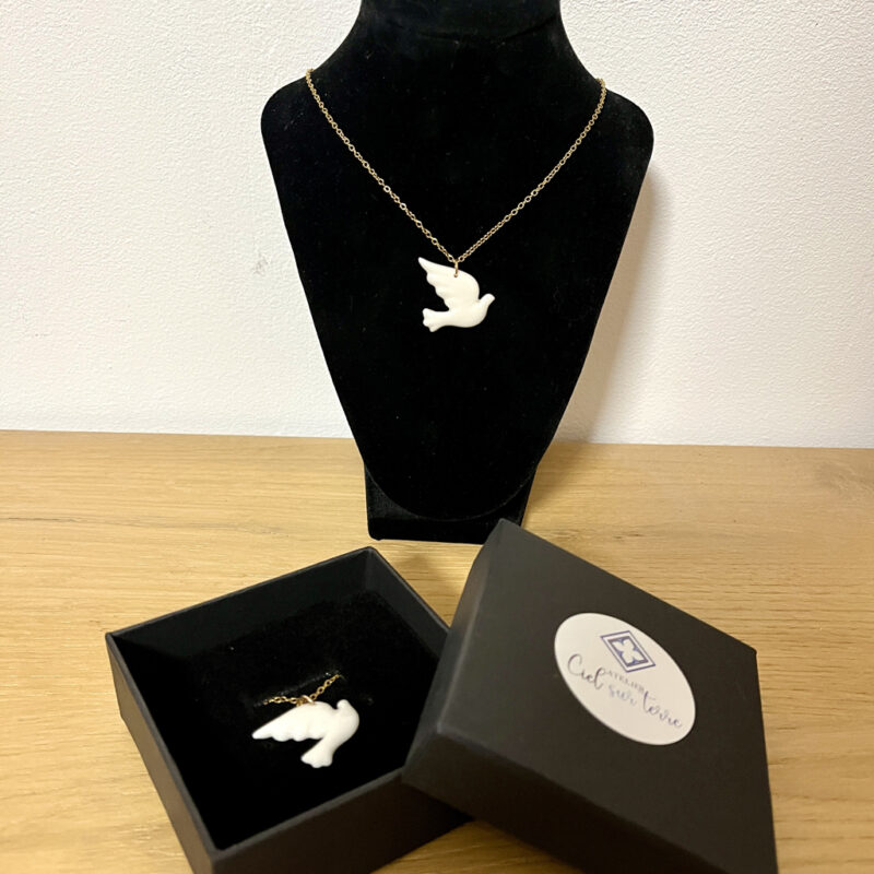 pendentif colombe en porcelaine blanc